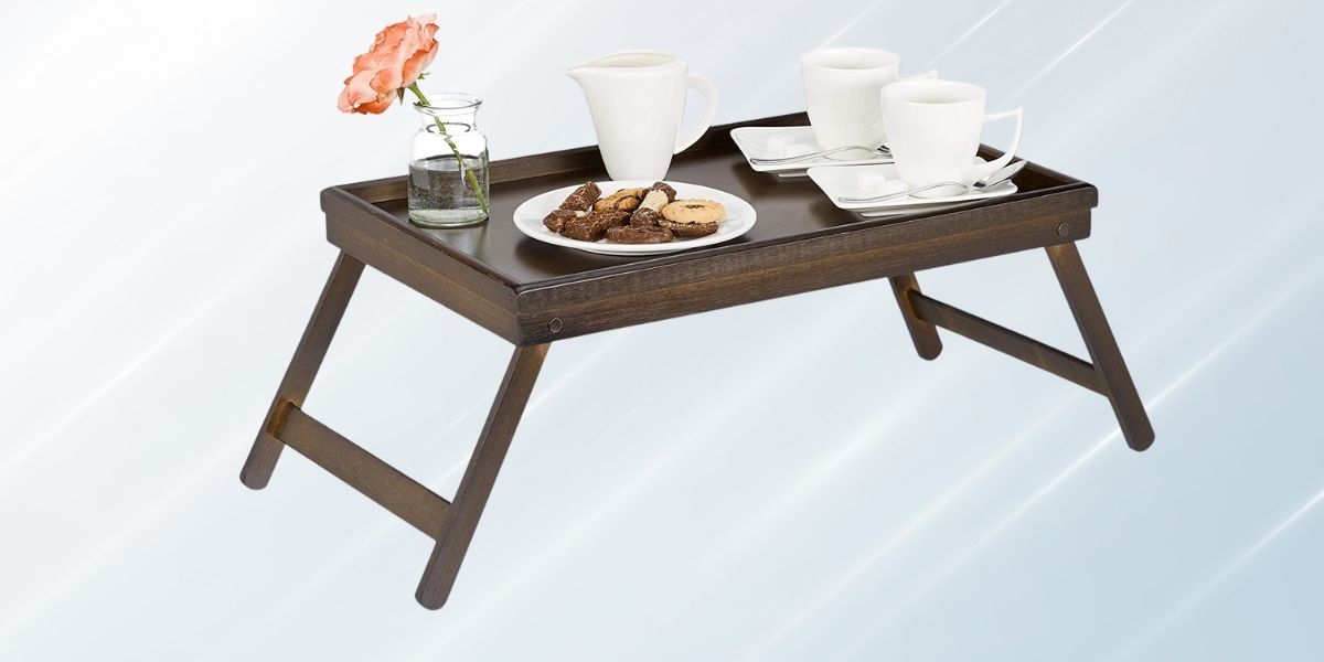 Tavolo comodo per anziani allettati